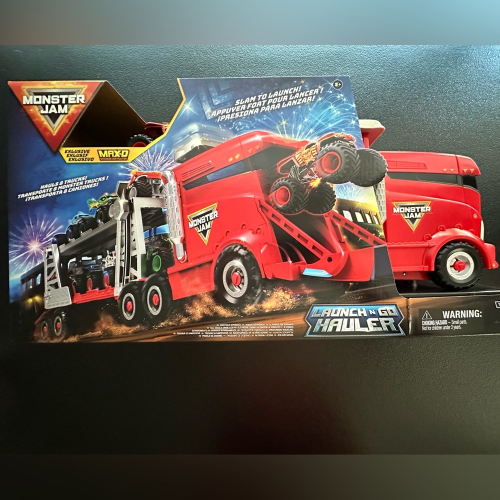 Monster Jam  ~ MAX-D Maximum Deconstruction Launch & Go Hauler